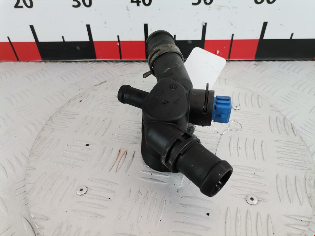 Фланец двигателя системы охлаждения AUDI A3 8L 1996-2003