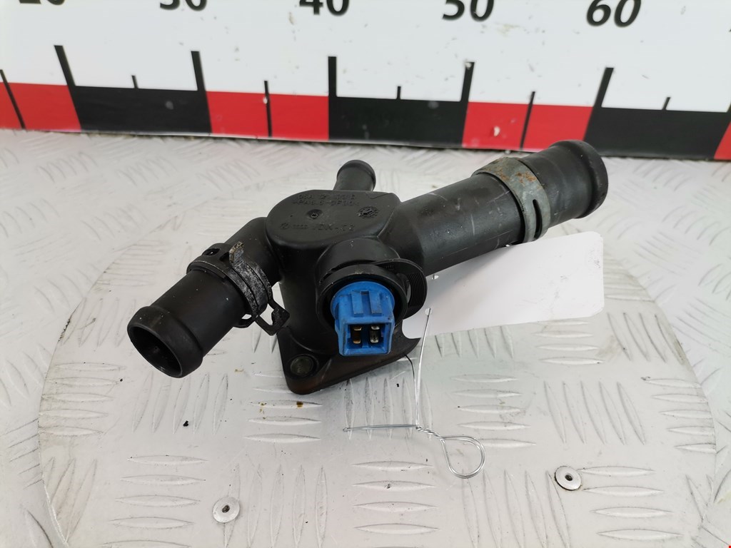 Фланец двигателя системы охлаждения AUDI A3 8L 1996-2003