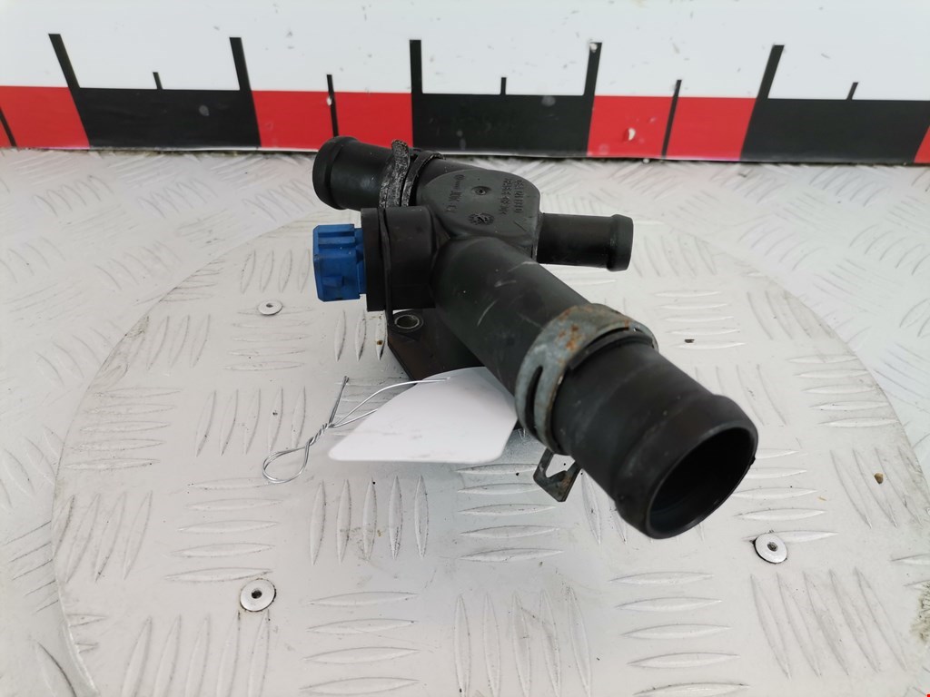 Фланец двигателя системы охлаждения AUDI A3 8L 1996-2003