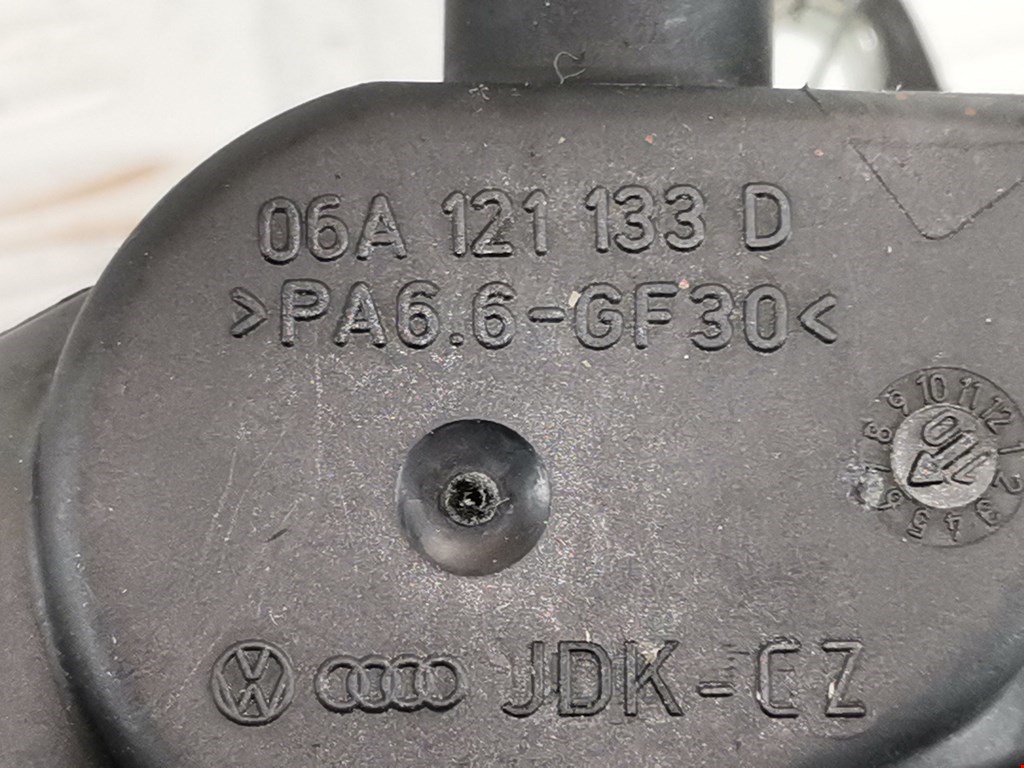 Фланец двигателя системы охлаждения AUDI A3 8L 1996-2003