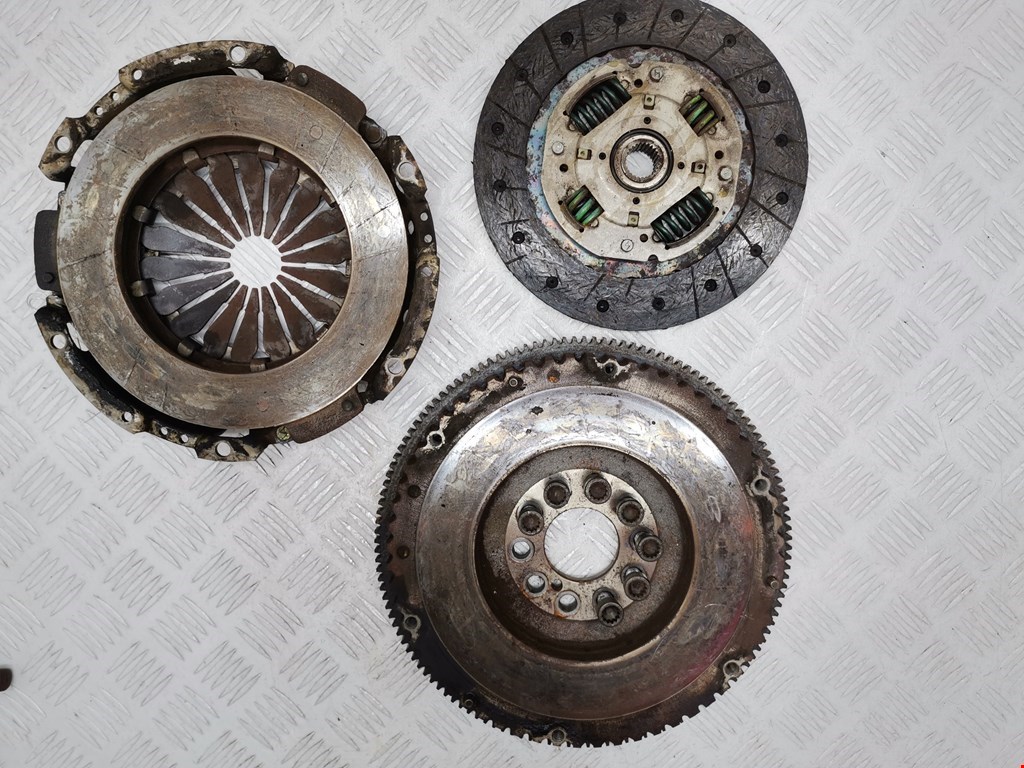 Маховик (демпфер сцепления) VOLVO V40 I 1995-2004