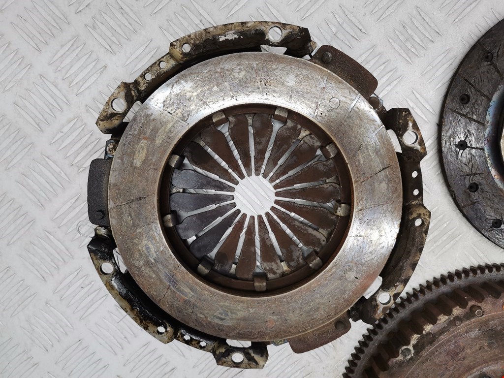 Маховик (демпфер сцепления) VOLVO V40 I 1995-2004