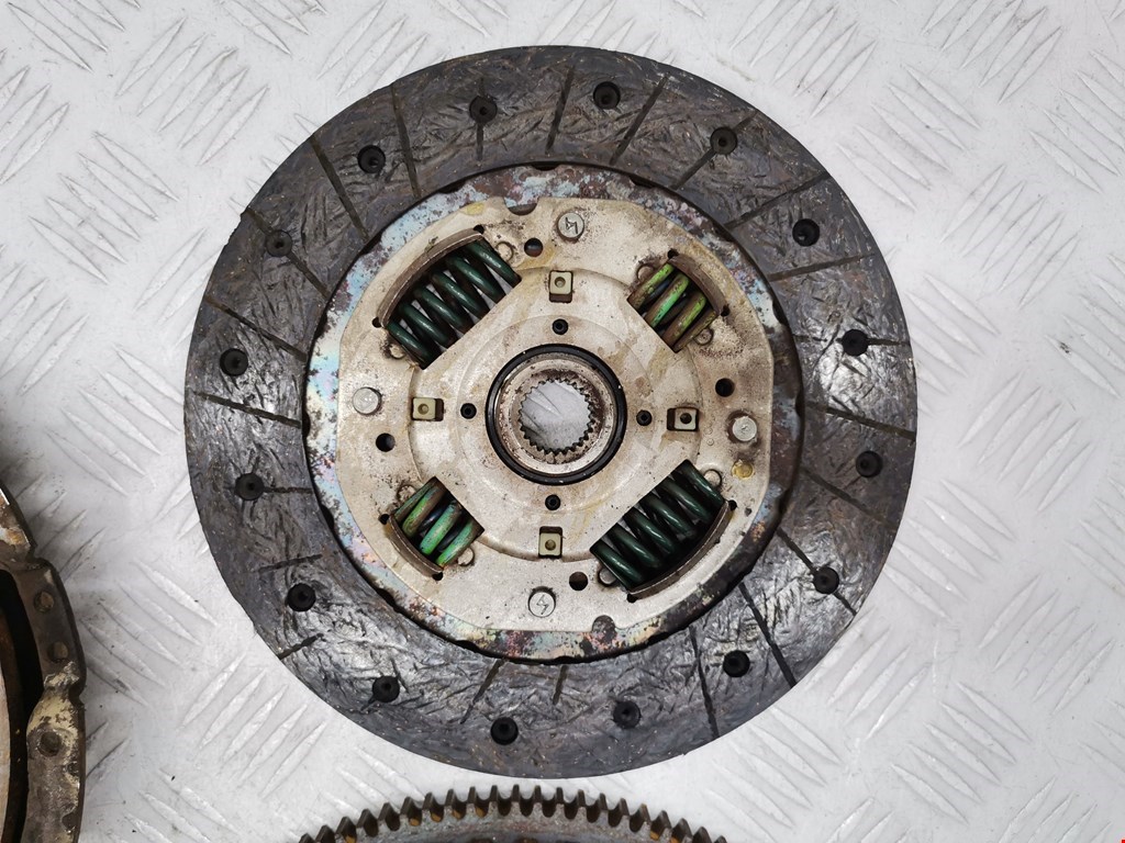 Маховик (демпфер сцепления) VOLVO V40 I 1995-2004