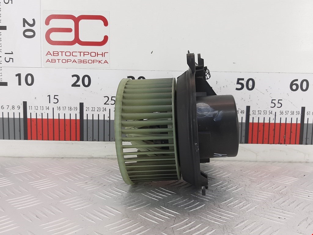 Моторчик (мотор) отопителя салона VOLKSWAGEN Passat B5 1997-2005