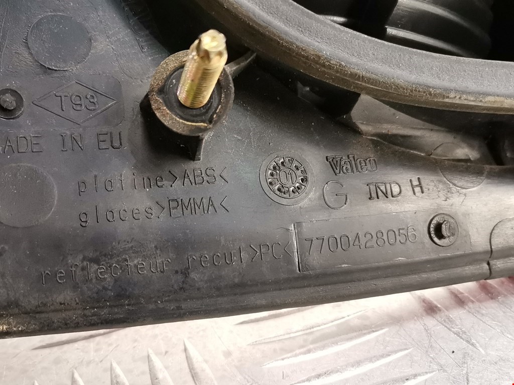 Фонарь задний левый RENAULT Megane I 1996-2002