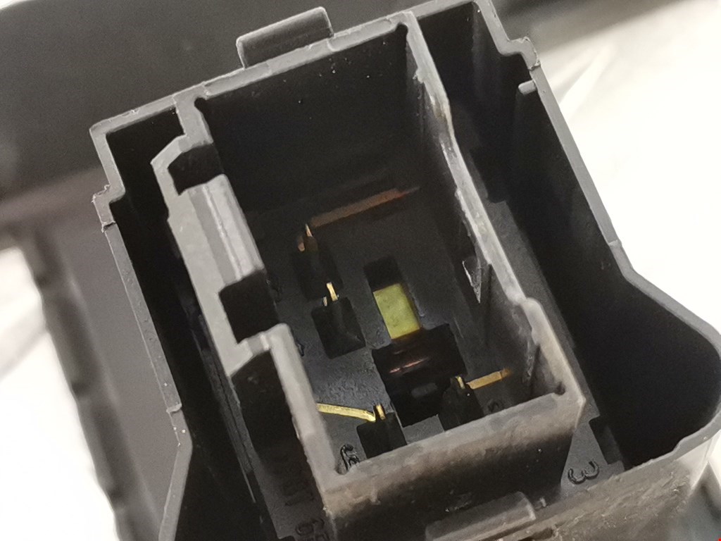 Кнопка аварийной сигнализации (аварийки) SKODA Fabia MK1 1999-2006