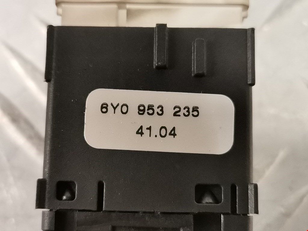 Кнопка аварийной сигнализации (аварийки) SKODA Fabia MK1 1999-2006