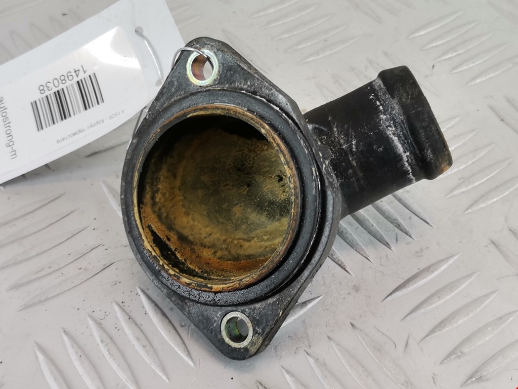 Тройник системы охлаждения AUDI A4 B5 1995-2001