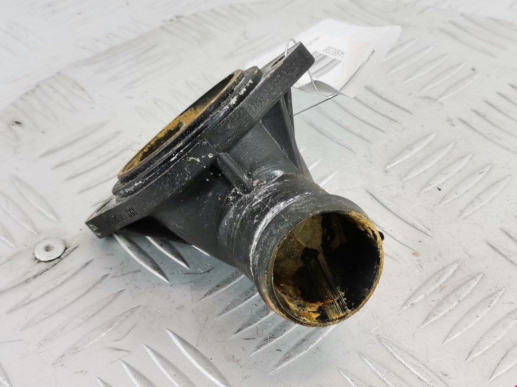 Тройник системы охлаждения AUDI A4 B5 1995-2001