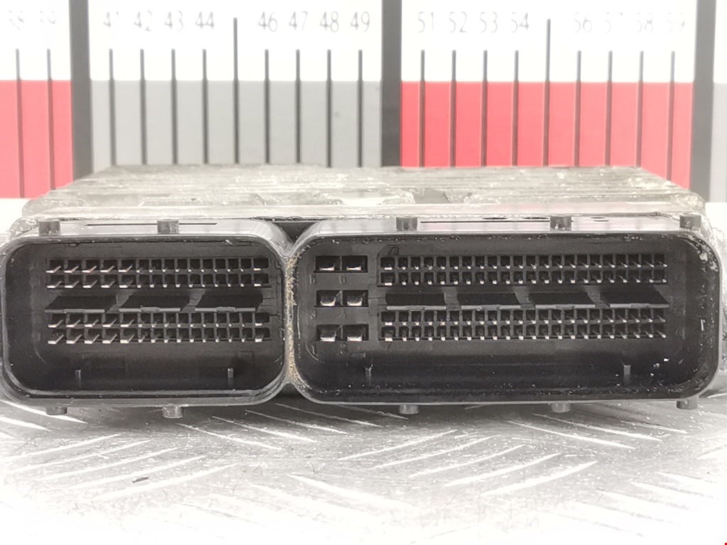 Блок управления двигателя (ЭБУ) SKODA Fabia MK2 5J 2007-2014