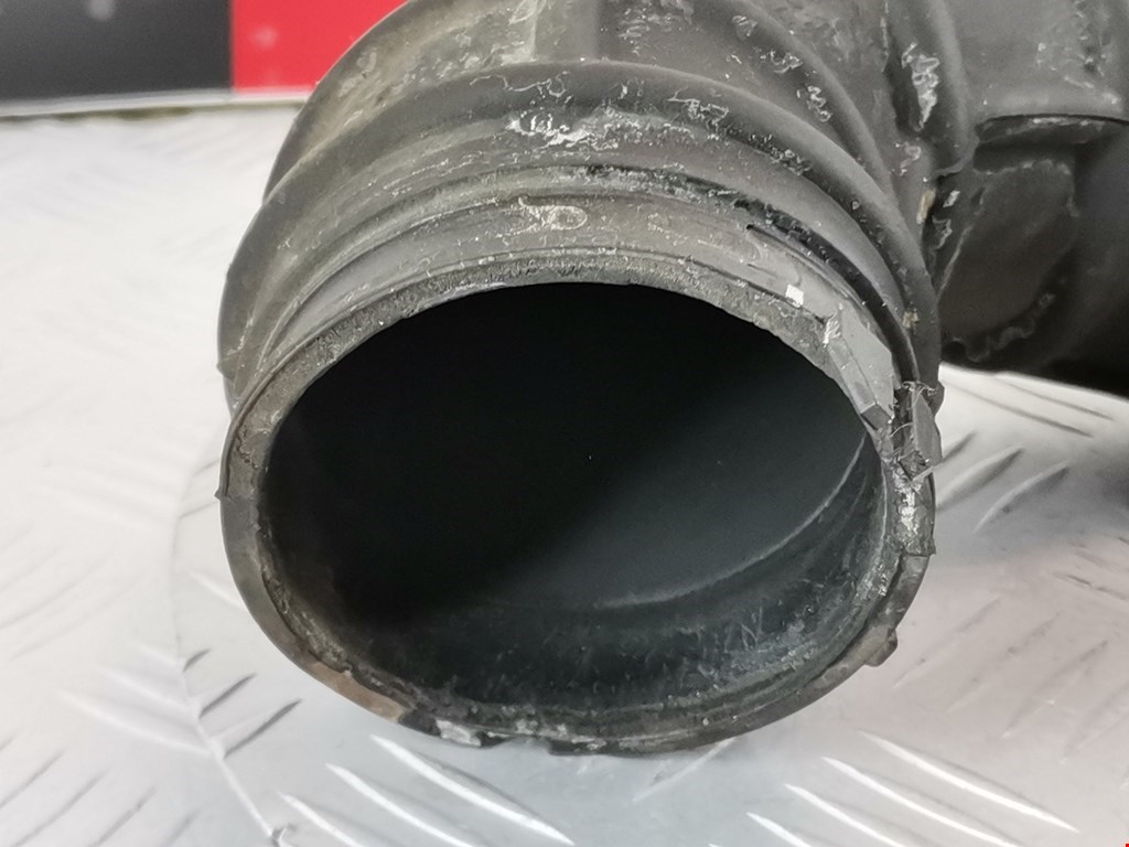 Патрубок воздушного фильтра FORD Fiesta 2001-2008