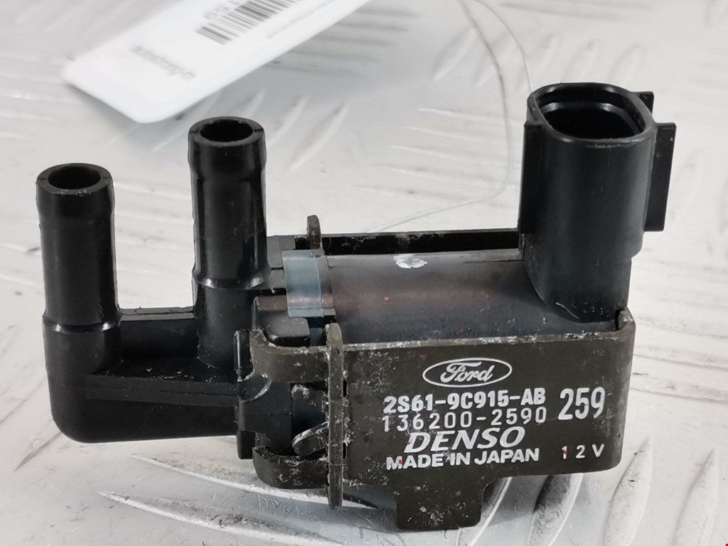 Клапан воздушного фильтра Ford Fiesta 5 (2002-2008)