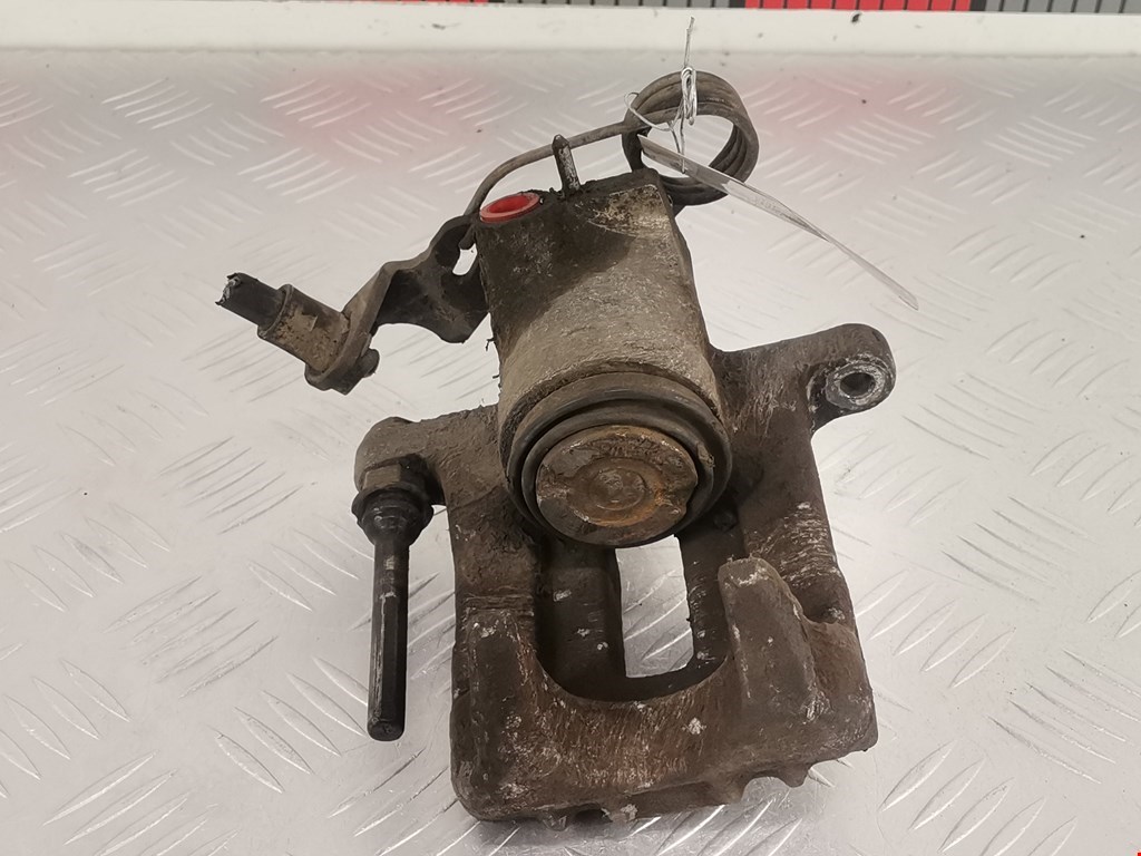 Суппорт задний правый VOLKSWAGEN Passat B5 1997-2005