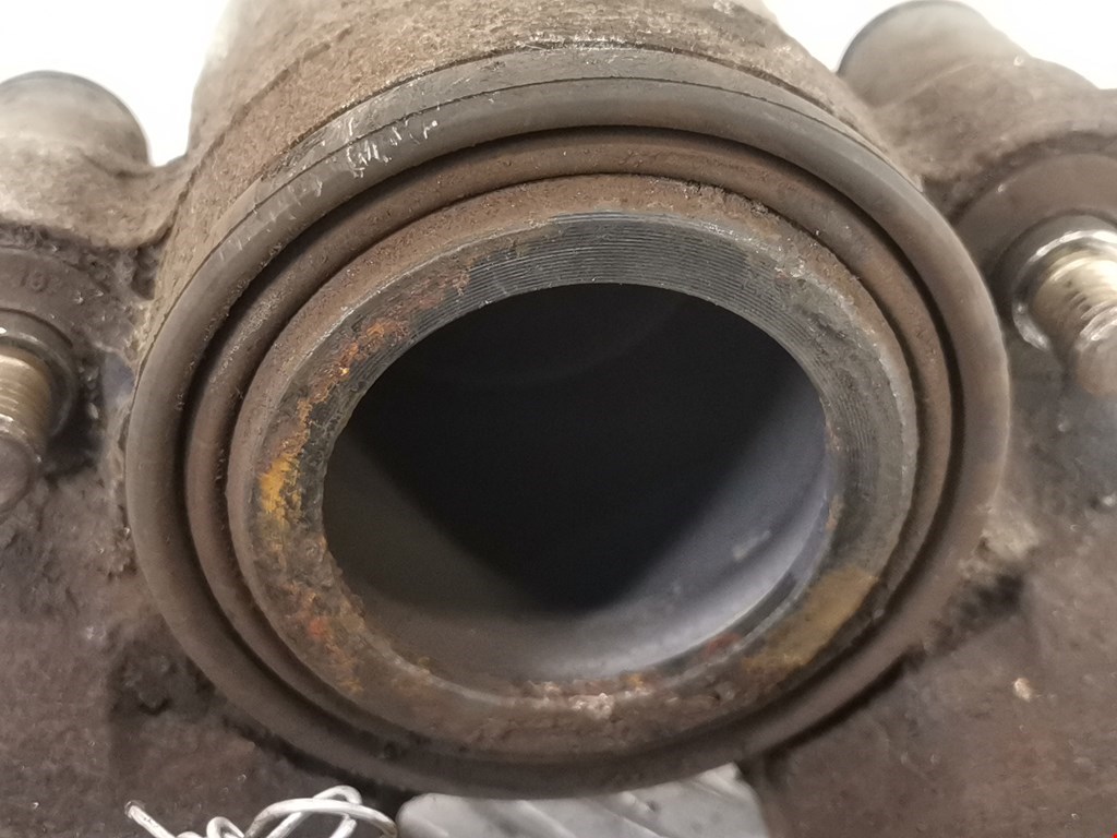 Суппорт передний правый SKODA Fabia MK2 5J 2007-2014