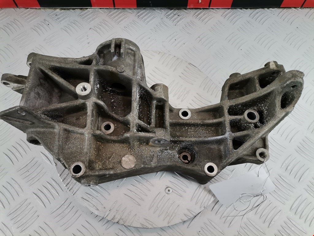 Кронштейн генератора AUDI A4 B5 1995-2001