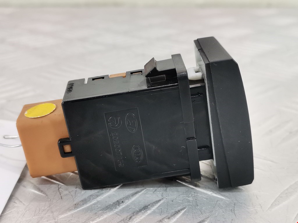 Кнопка антипробуксовочной системы HYUNDAI i30 2007-2012