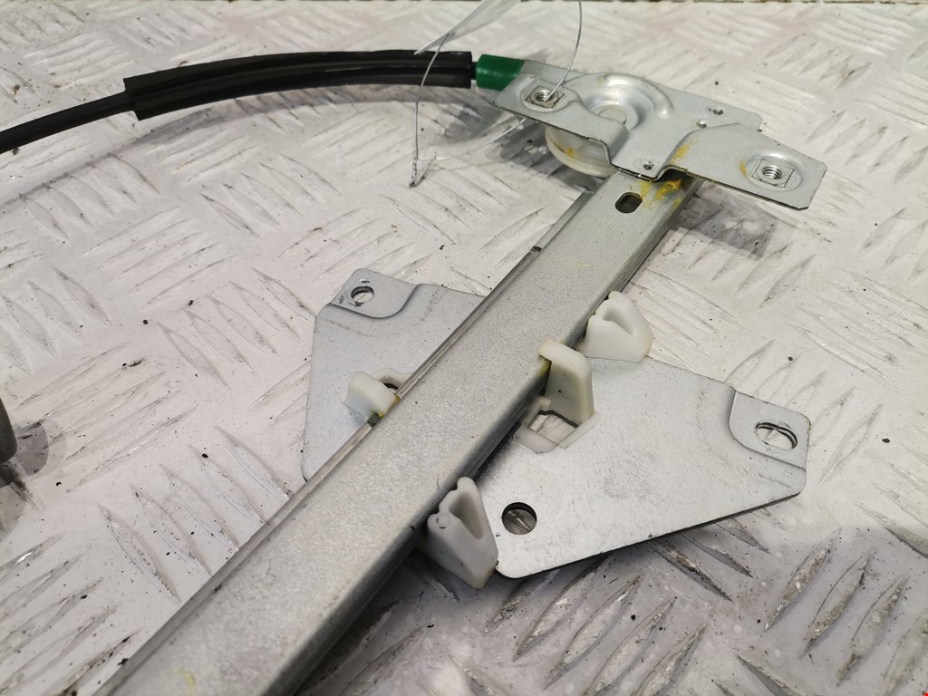 Стеклоподъемник задний правый MITSUBISHI Space Star 1999-2006