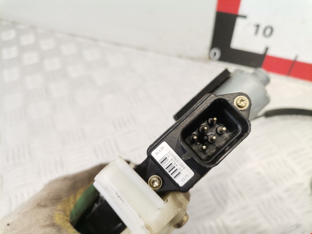 Стеклоподъемник задний правый MITSUBISHI Space Star 1999-2006