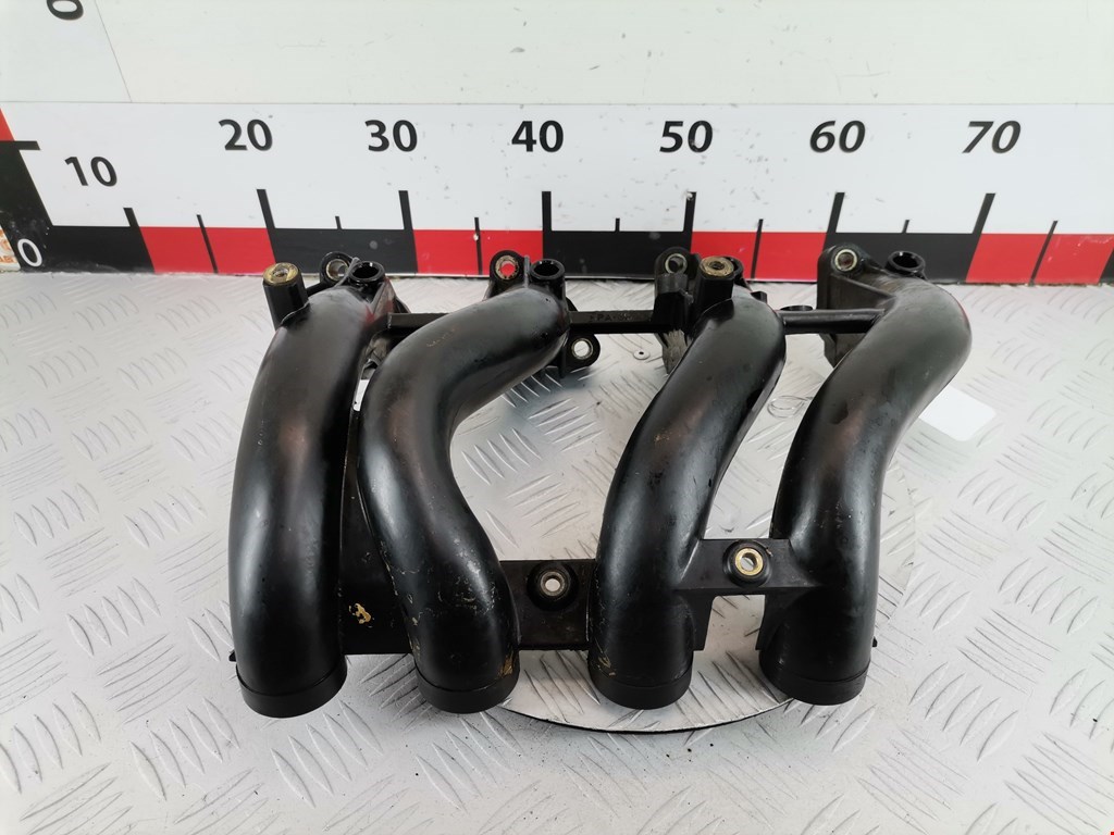 Коллектор впускной Mercedes C-Class (W201) (1982-1993)