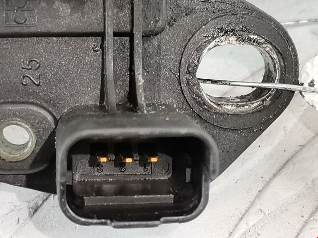 Датчик положения коленвала FORD Focus II 2005-2011