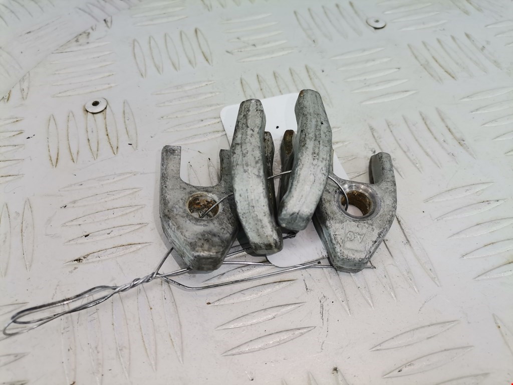 Кронштейн форсунки RENAULT Scenic II 2003-2010