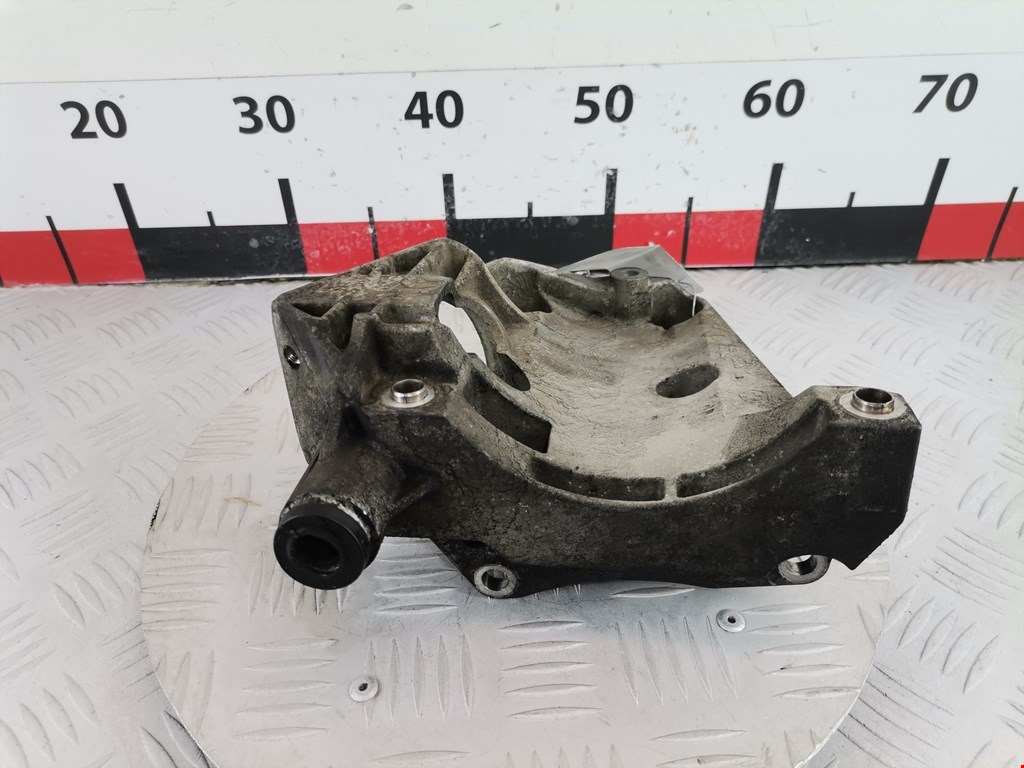 Кронштейн кондиционера BMW X5 E53 1999-2006