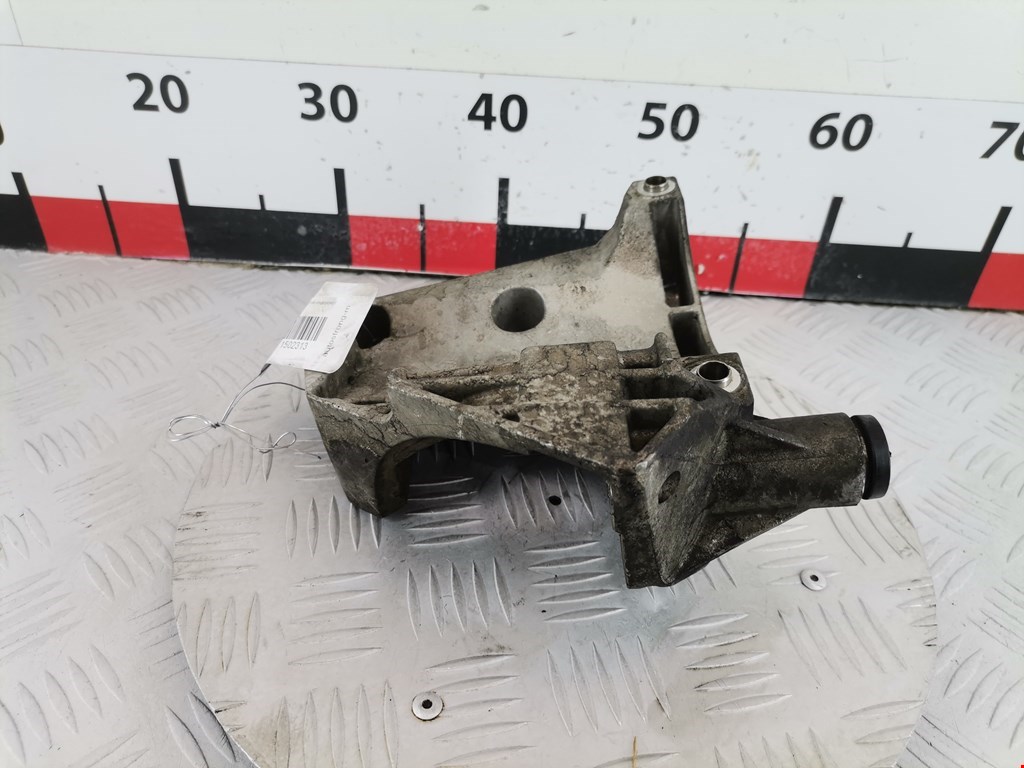 Кронштейн кондиционера BMW X5 E53 1999-2006