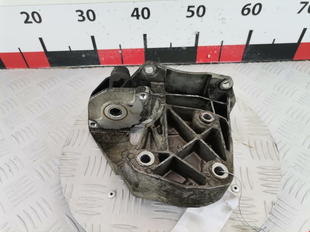 Кронштейн кондиционера BMW X5 E53 1999-2006