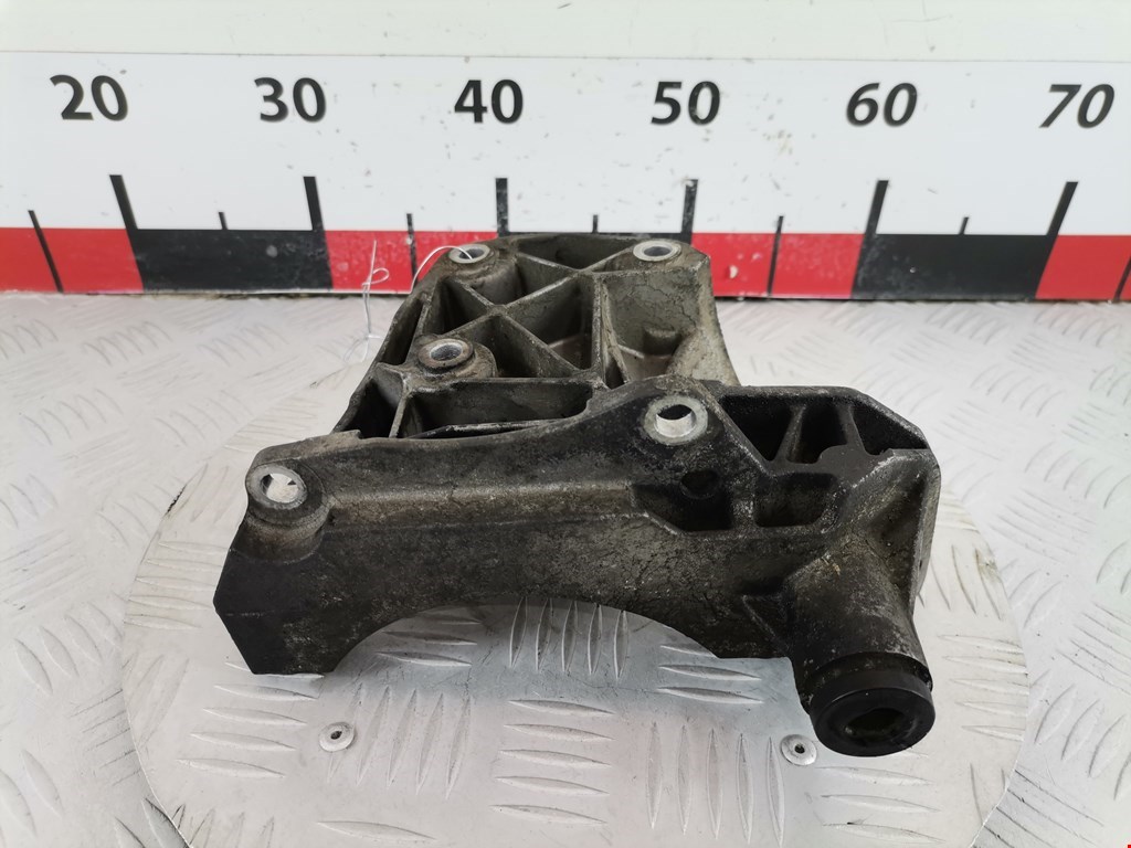 Кронштейн кондиционера BMW X5 E53 1999-2006