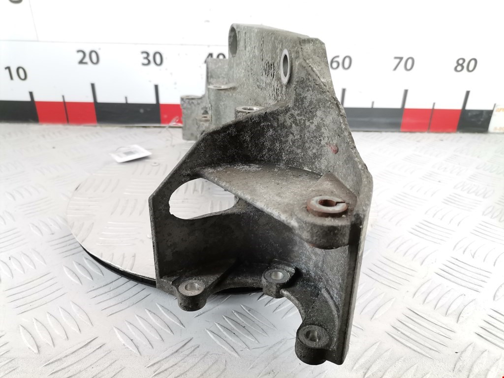 Кронштейн генератора VOLKSWAGEN Bora 1998-2005