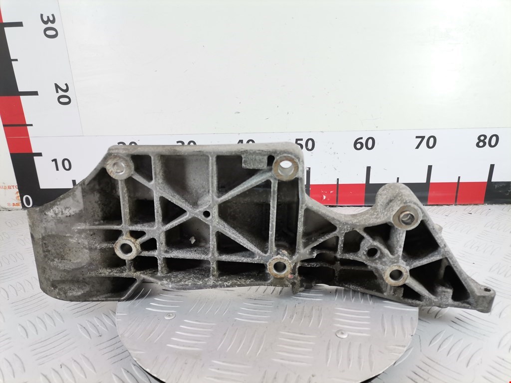 Кронштейн генератора VOLKSWAGEN Bora 1998-2005