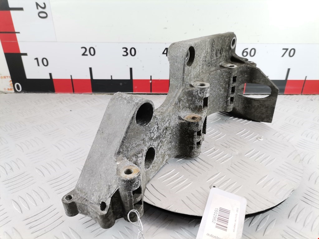 Кронштейн генератора VOLKSWAGEN Bora 1998-2005