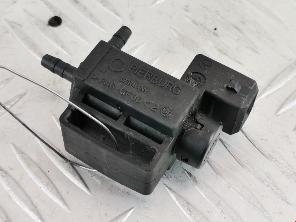 Клапан воздушного фильтра Audi A4 B5 (1994-2001)