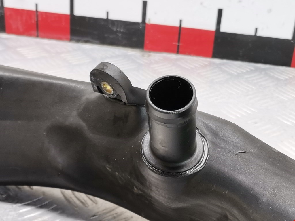 Патрубок интеркулера VOLKSWAGEN Bora 1998-2005