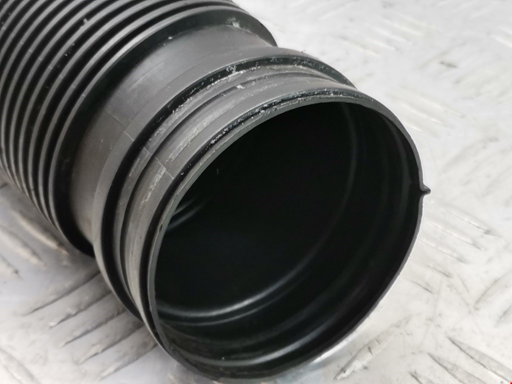 Патрубок интеркулера VOLKSWAGEN Bora 1998-2005