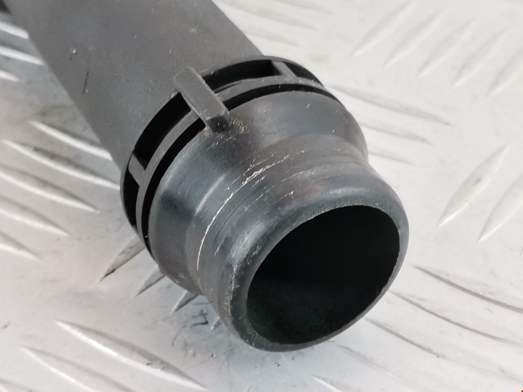 Тройник системы охлаждения AUDI A4 B5 1995-2001