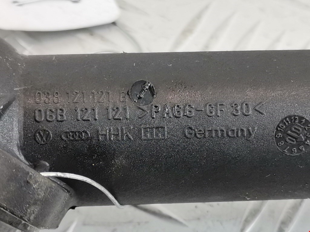 Тройник системы охлаждения AUDI A4 B5 1995-2001