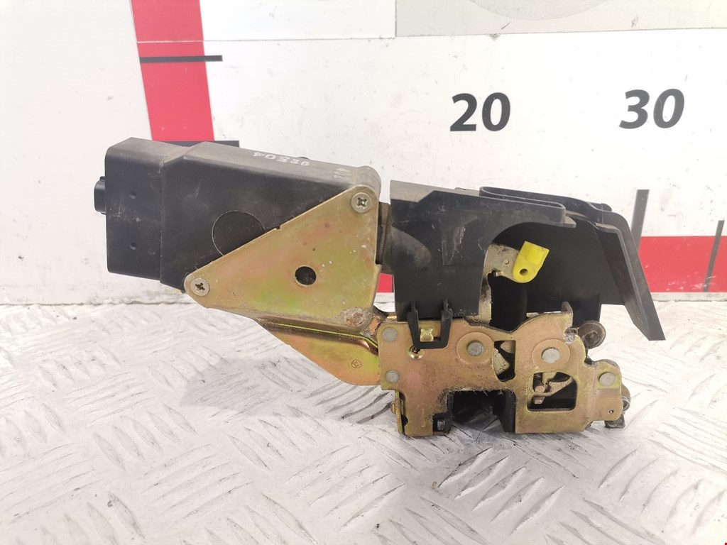 Замок двери задней правой MITSUBISHI Space Star 1999-2006