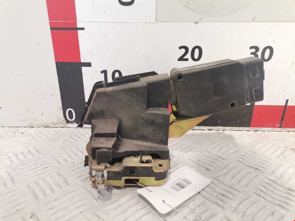 Замок двери задней правой MITSUBISHI Space Star 1999-2006