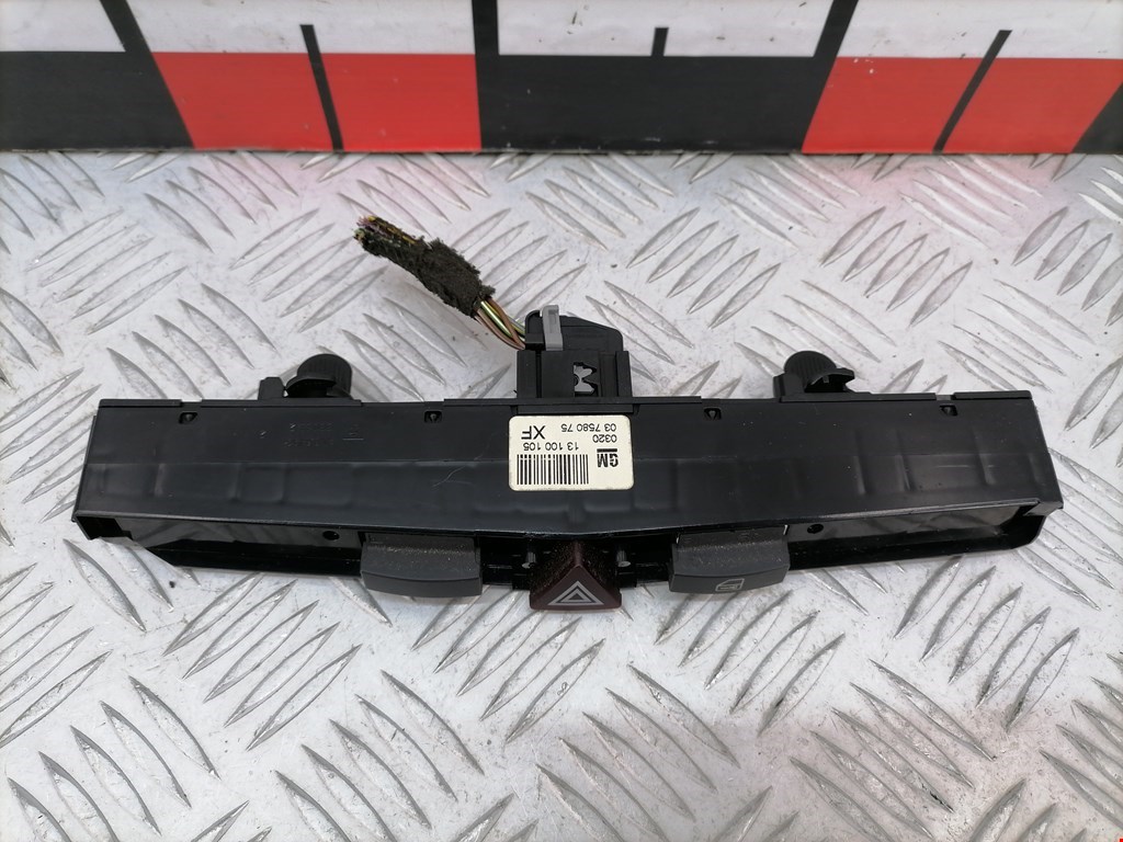 Кнопка аварийной сигнализации (аварийки) OPEL Astra H/Family 2004-2015