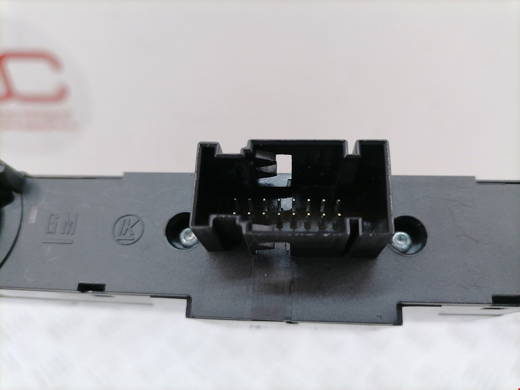 Кнопка аварийной сигнализации (аварийки) OPEL Astra H/Family 2004-2015