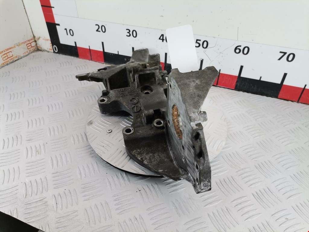 Кронштейн ТНВД SKODA Fabia MK2 5J 2007-2014