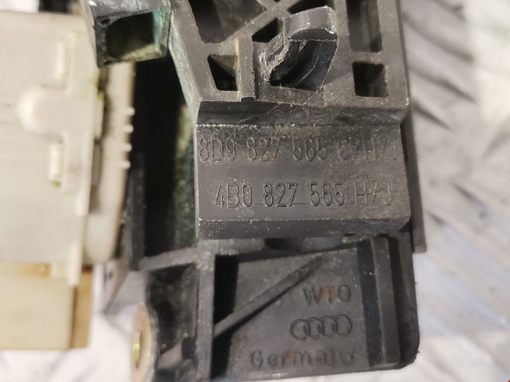 Ручка двери багажника наружная AUDI A6 C5 1997-2004