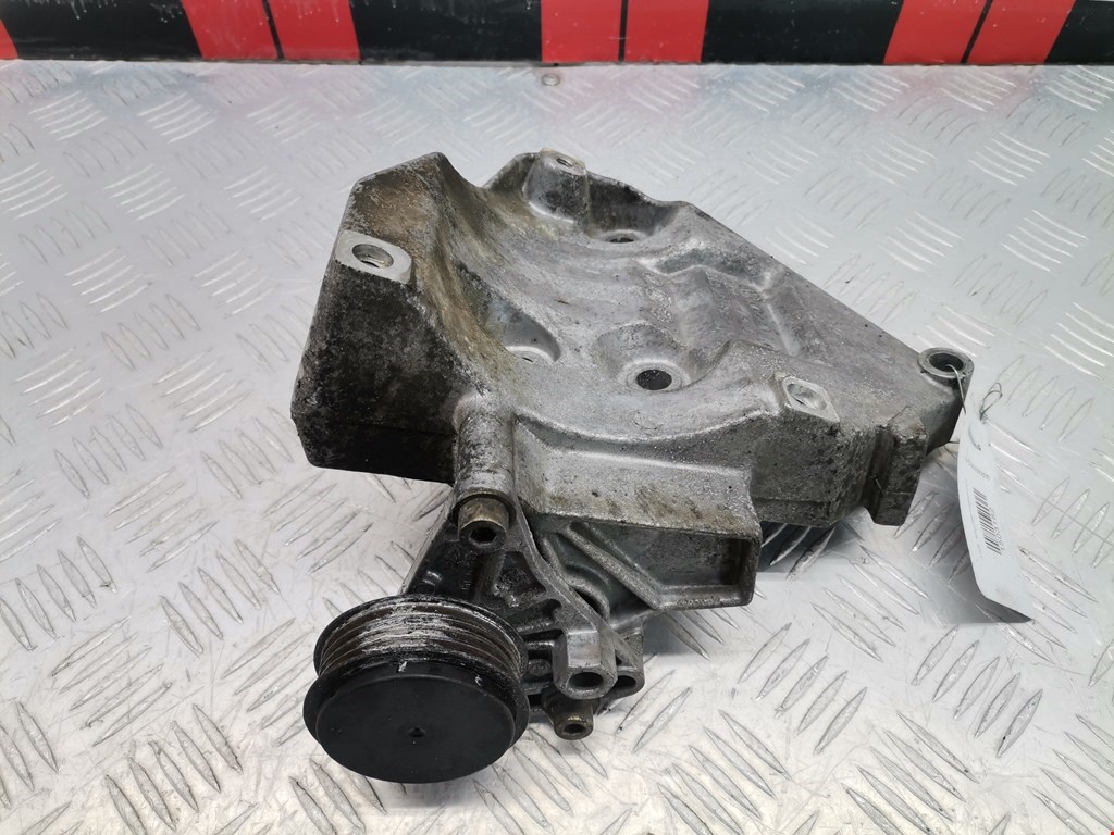 Кронштейн кондиционера AUDI A4 B5 1995-2001