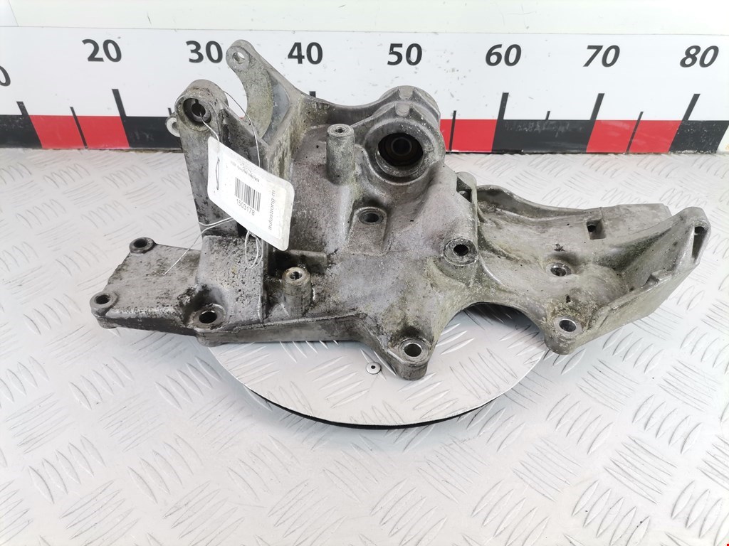 Кронштейн генератора AUDI A4 B5 1995-2001