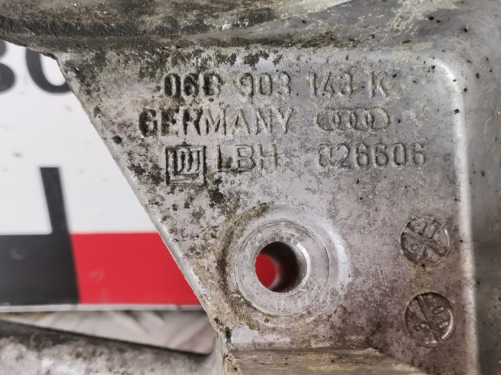 Кронштейн генератора AUDI A4 B5 1995-2001