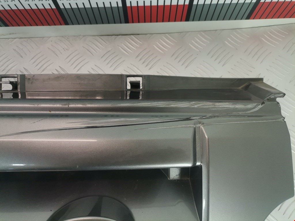 Решетка радиатора LAND ROVER Discovery III 2005-2009