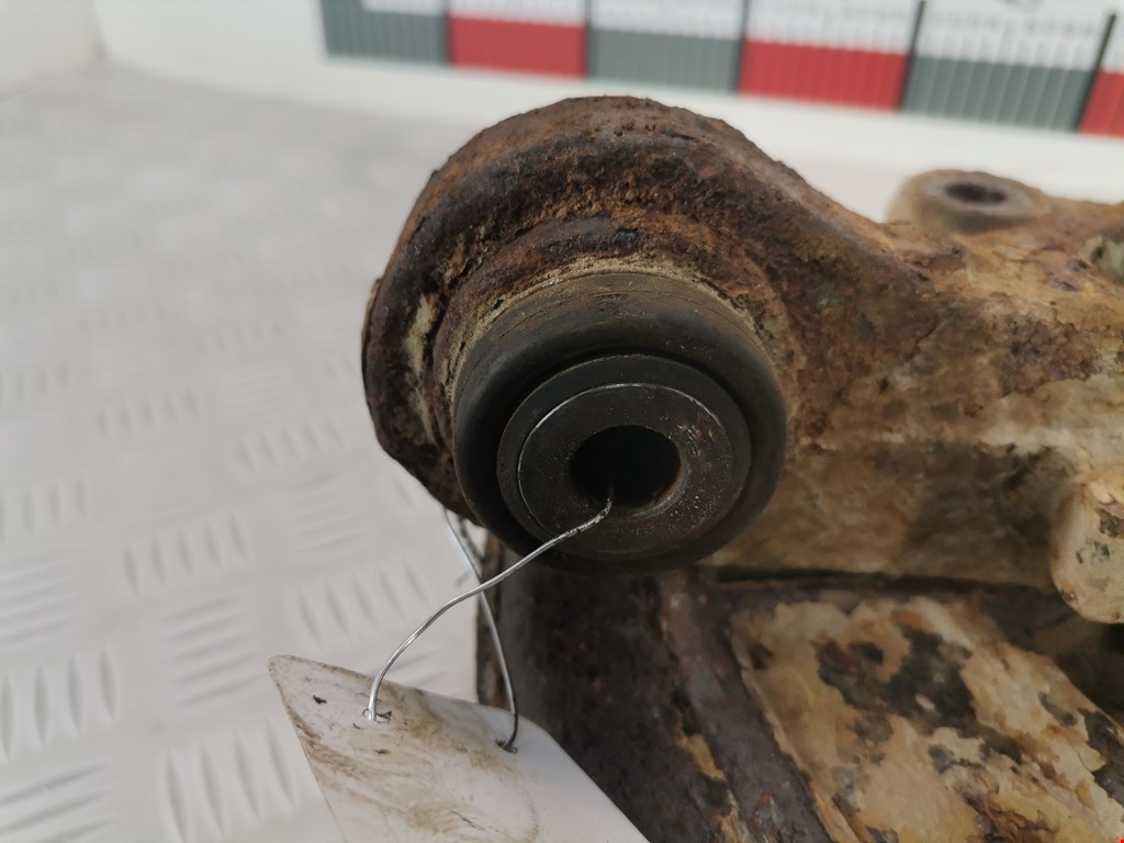 Ступица задняя правая LAND ROVER Discovery III 2005-2009