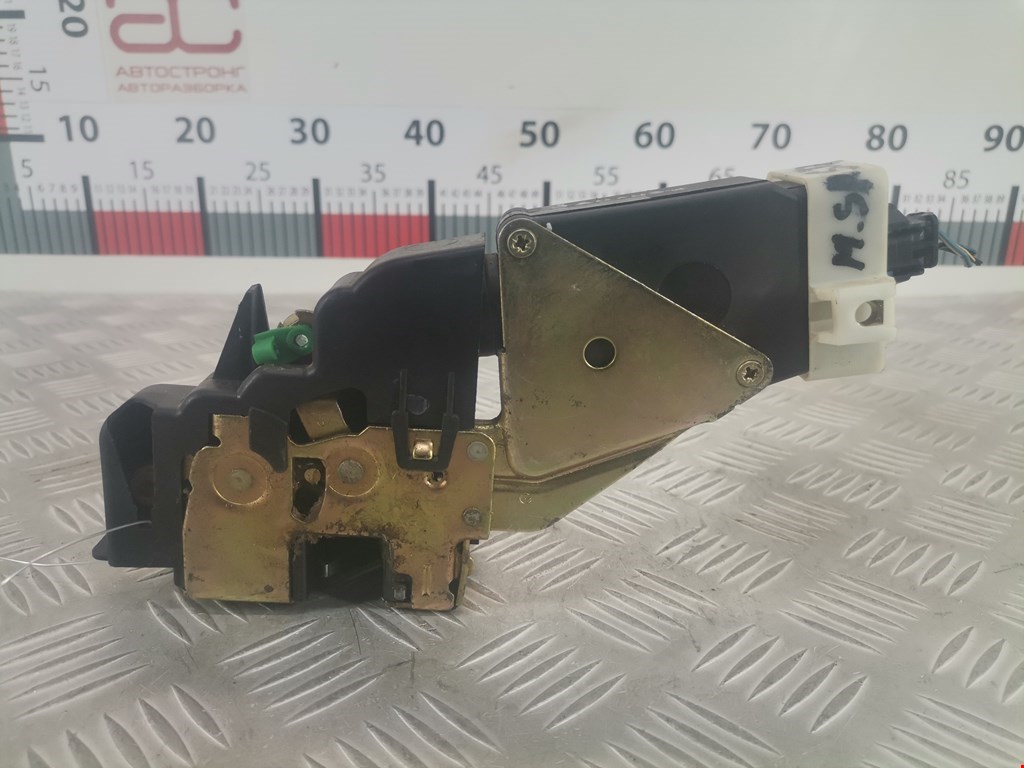 Замок двери передней левой MITSUBISHI Space Star 1999-2006