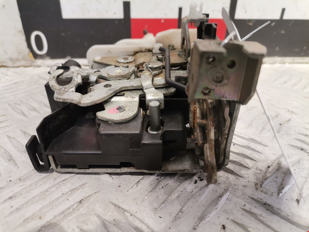 Замок двери передней правой AUDI A3 8L 1996-2003